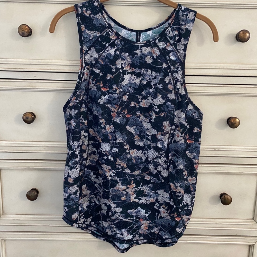 Size 6 Lululemon Sculpt Tank